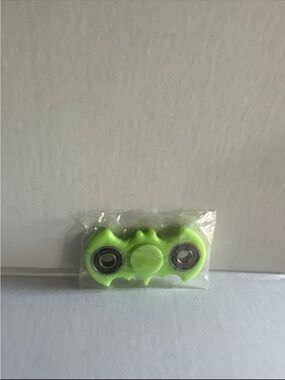 Fidget Bat Spinner Glow in The Dark New